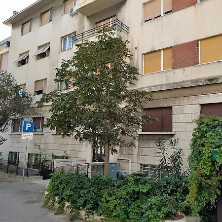 Luxury Delisan Apartment *