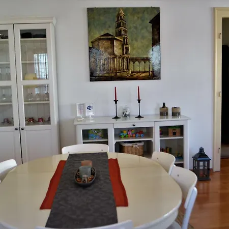 Luxury Delisan Apartment *
